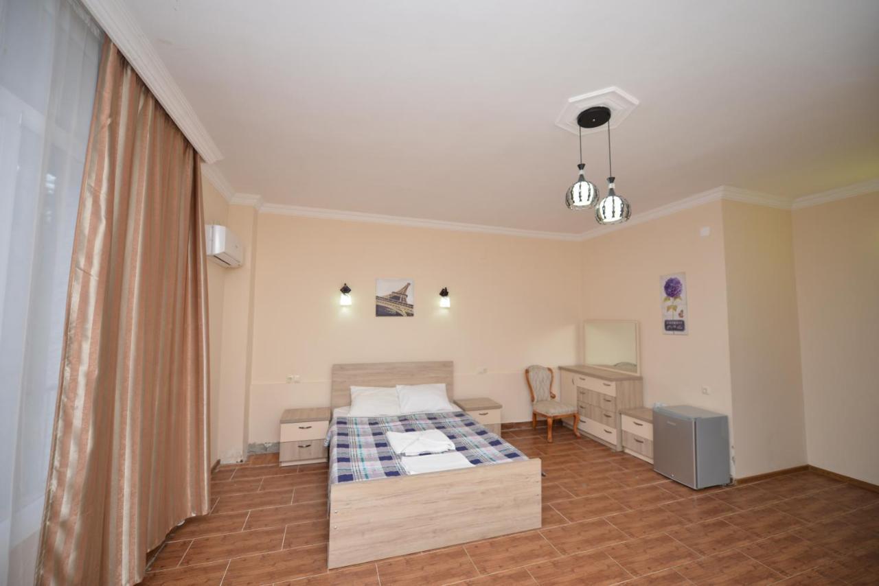 Hulus Hotel Makhinjauri Ngoại thất bức ảnh