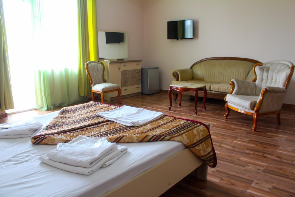 Hulus Hotel Makhinjauri Ngoại thất bức ảnh