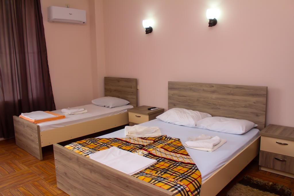 Hulus Hotel Makhinjauri Phòng bức ảnh